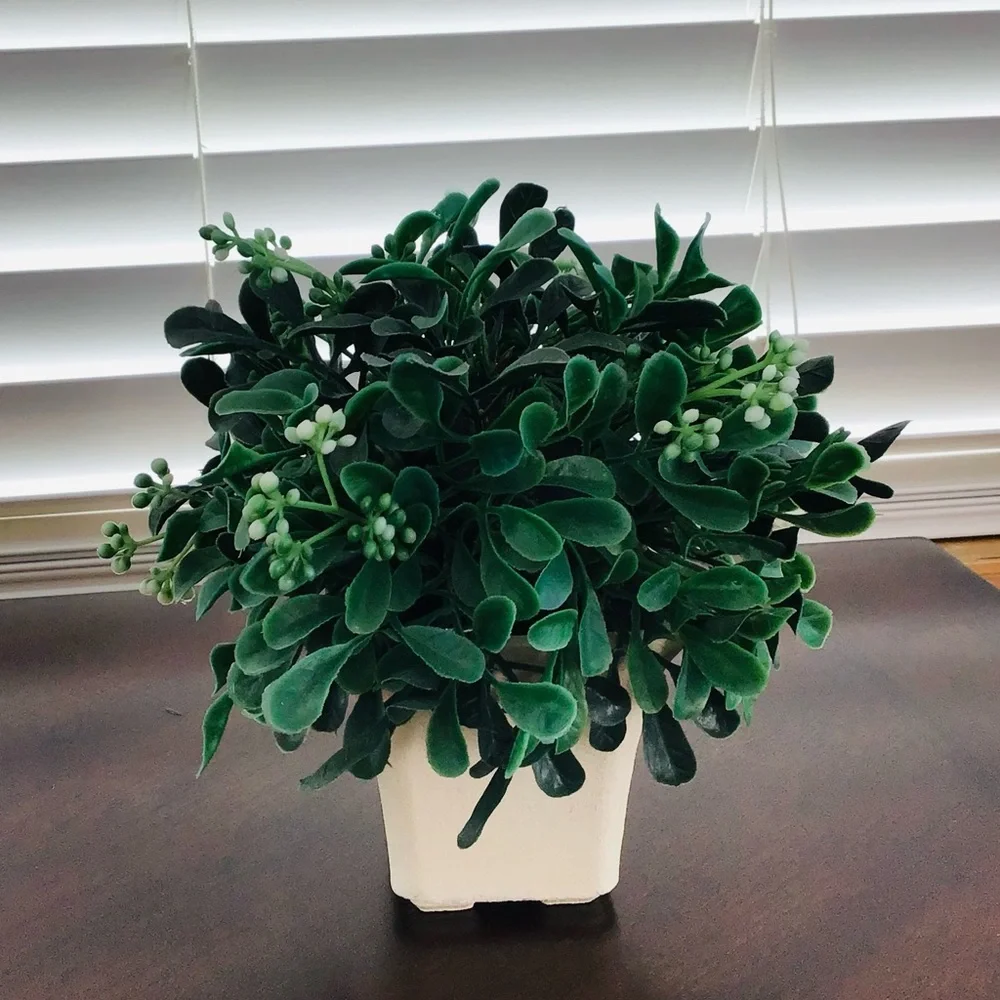 Artificial Boxwood Topiary in Green